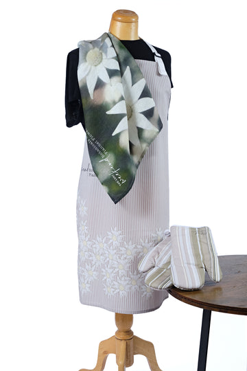 Flannel Flower Set - A little lost weekend moment in your everyday.